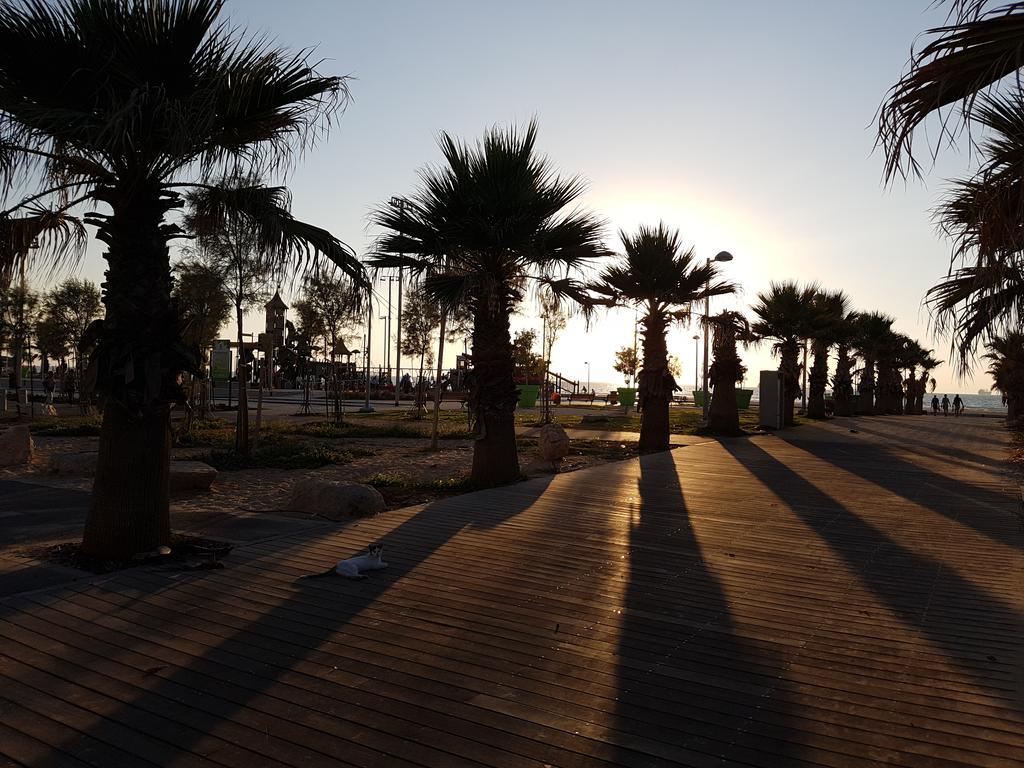 Spat Hotel Ashdod Bagian luar foto
