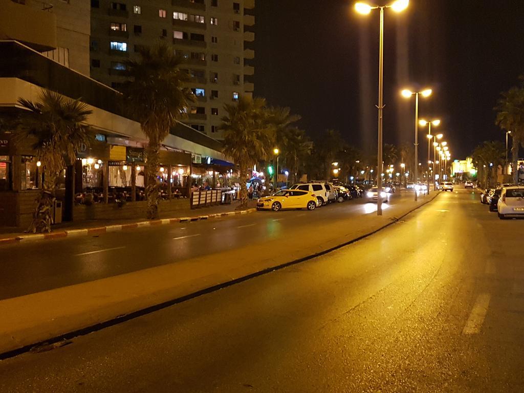 Spat Hotel Ashdod Bagian luar foto