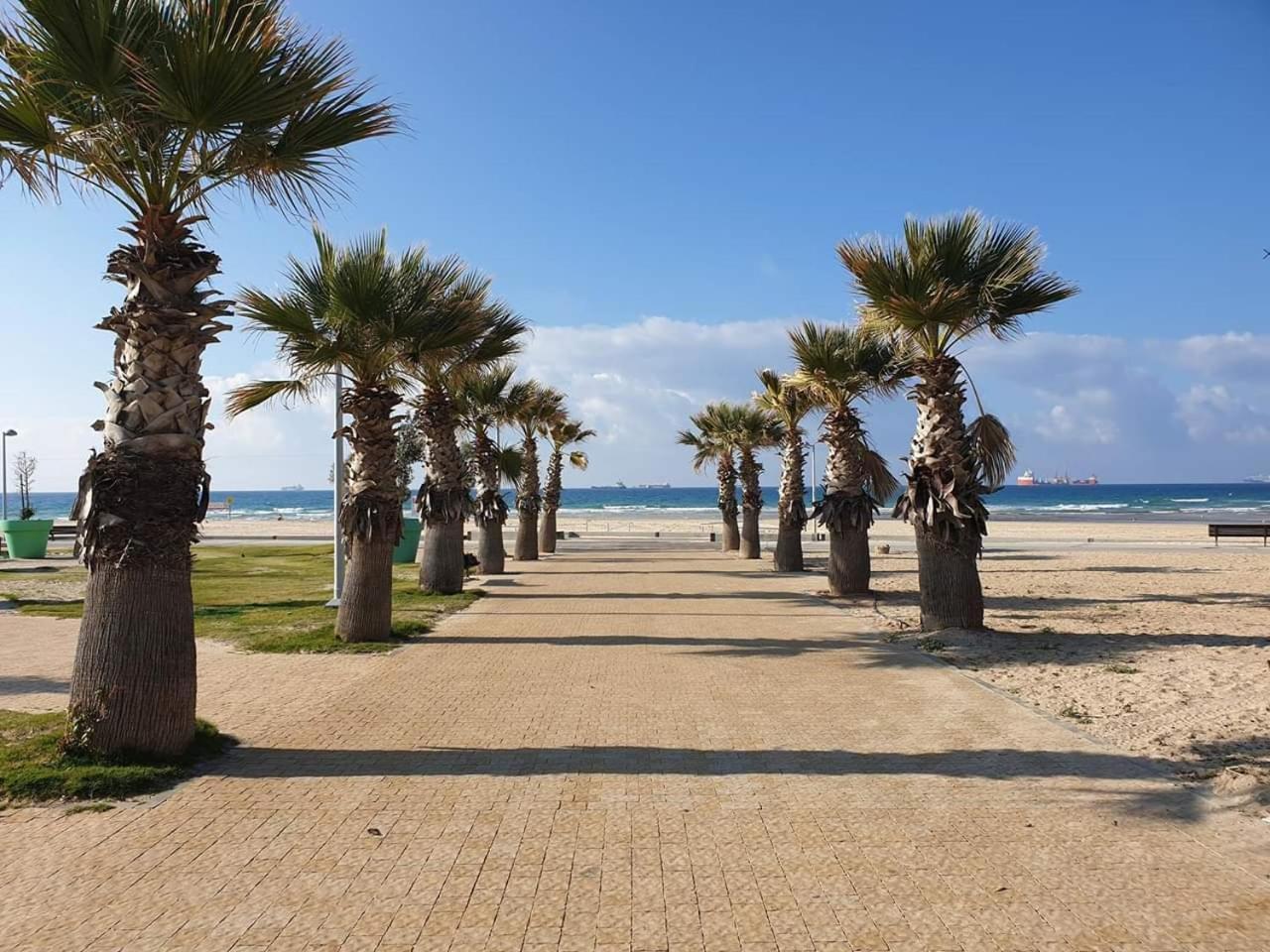 Spat Hotel Ashdod Bagian luar foto