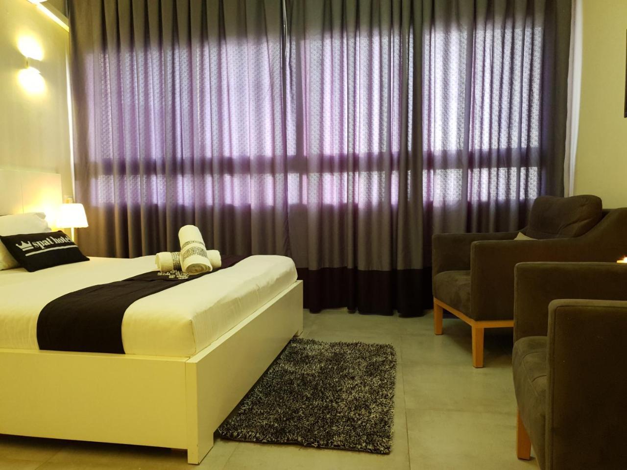 Spat Hotel Ashdod Bagian luar foto