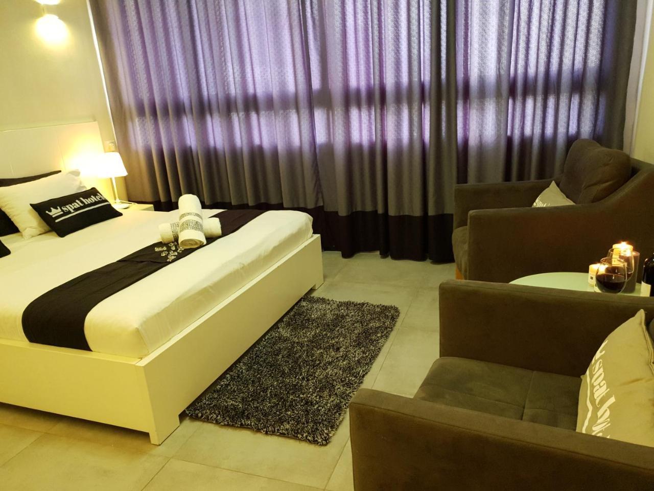 Spat Hotel Ashdod Bagian luar foto