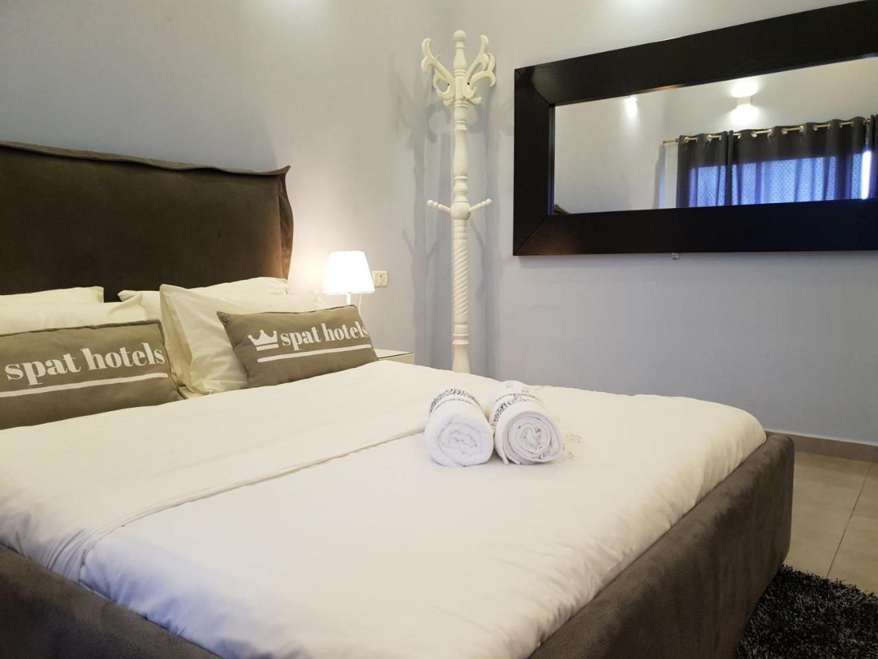 Spat Hotel Ashdod Bagian luar foto