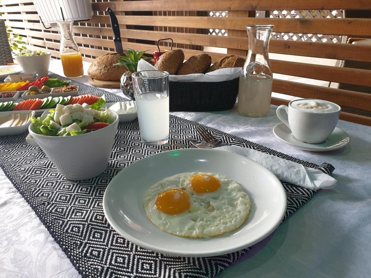 Spat Hotel Ashdod Bagian luar foto