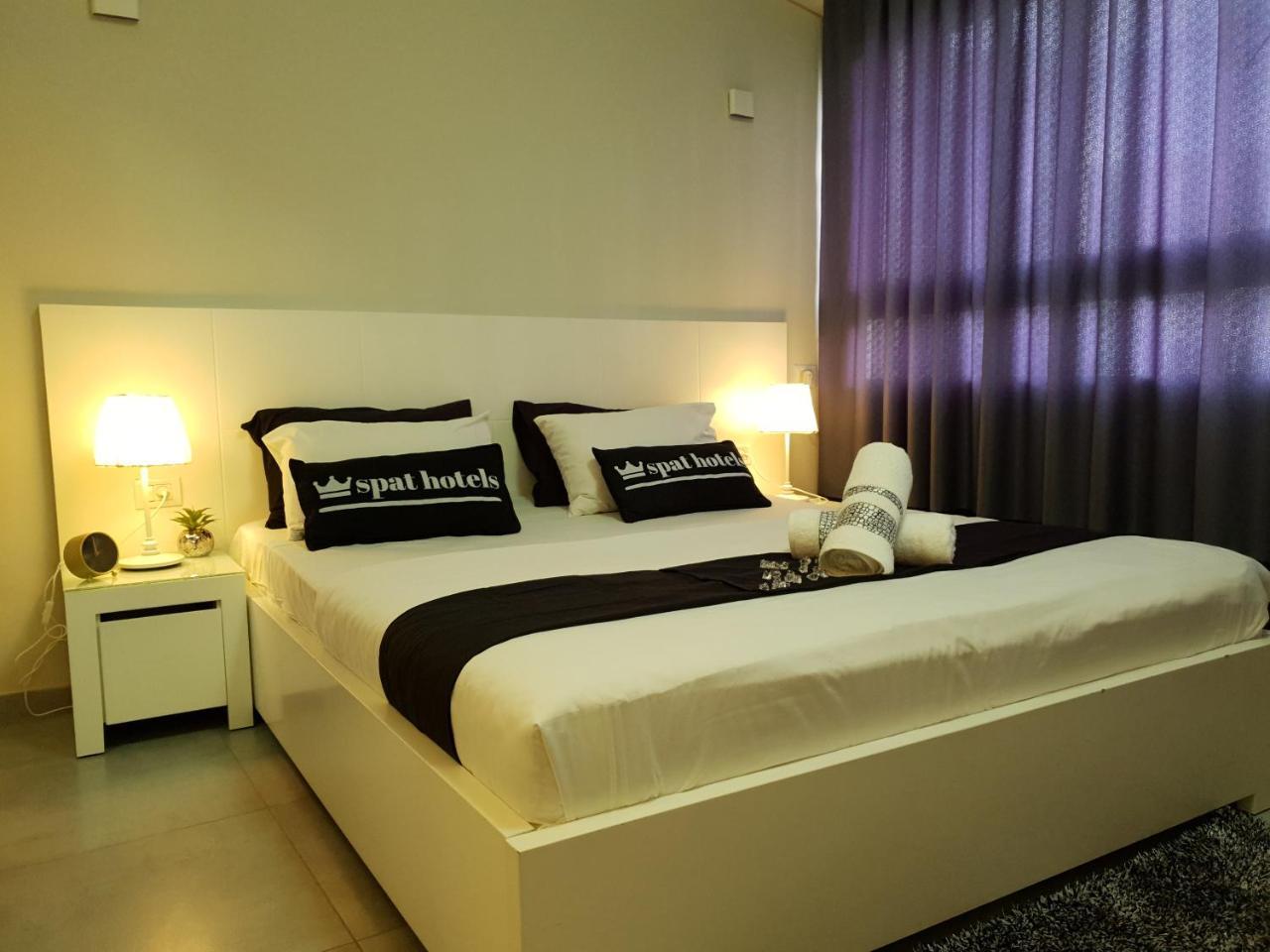 Spat Hotel Ashdod Bagian luar foto