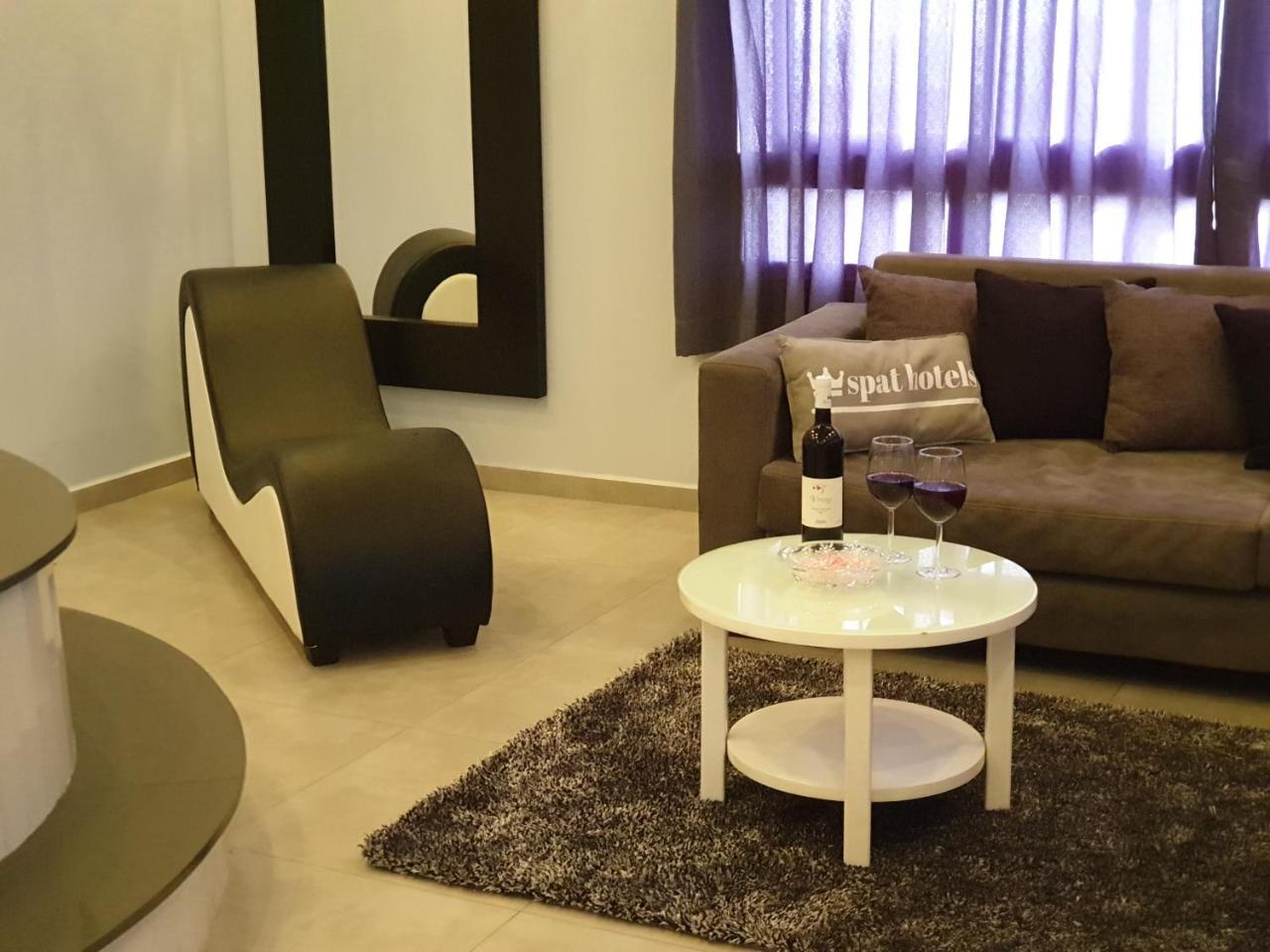Spat Hotel Ashdod Bagian luar foto