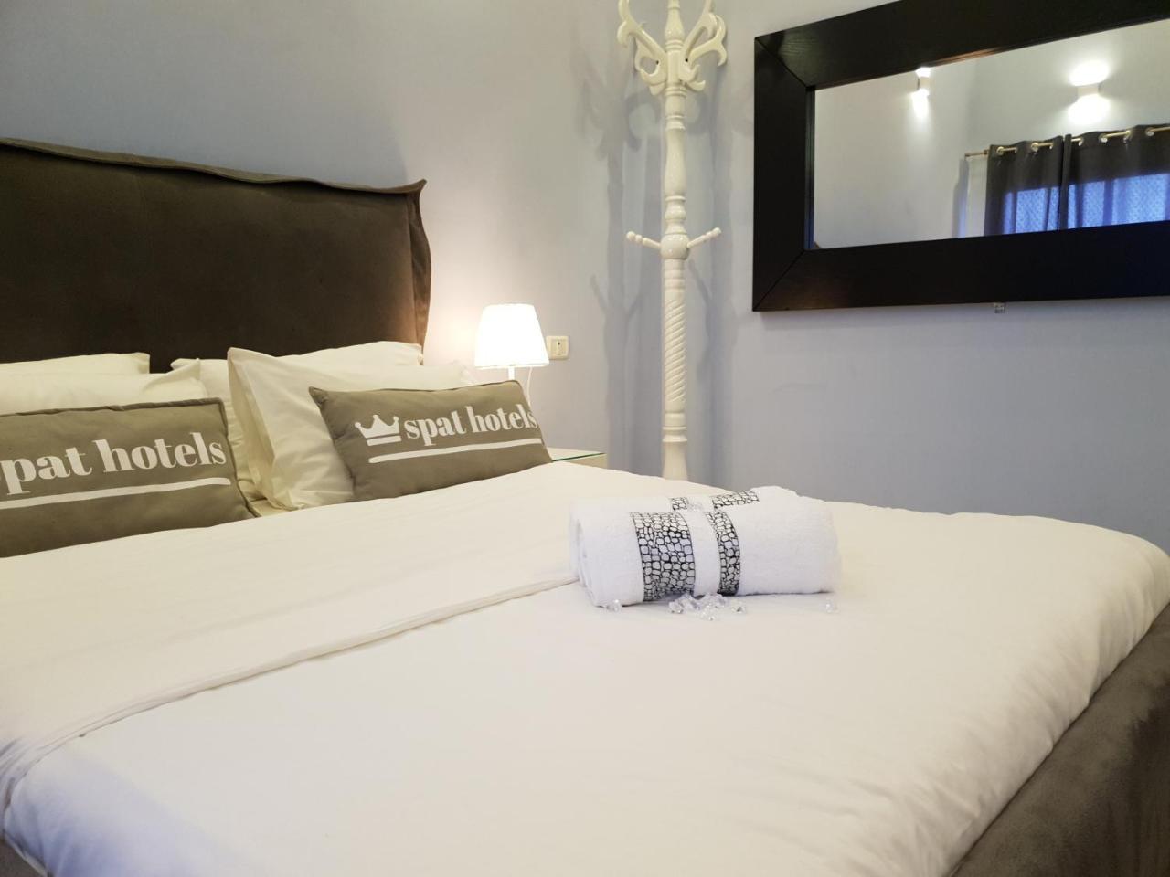 Spat Hotel Ashdod Bagian luar foto
