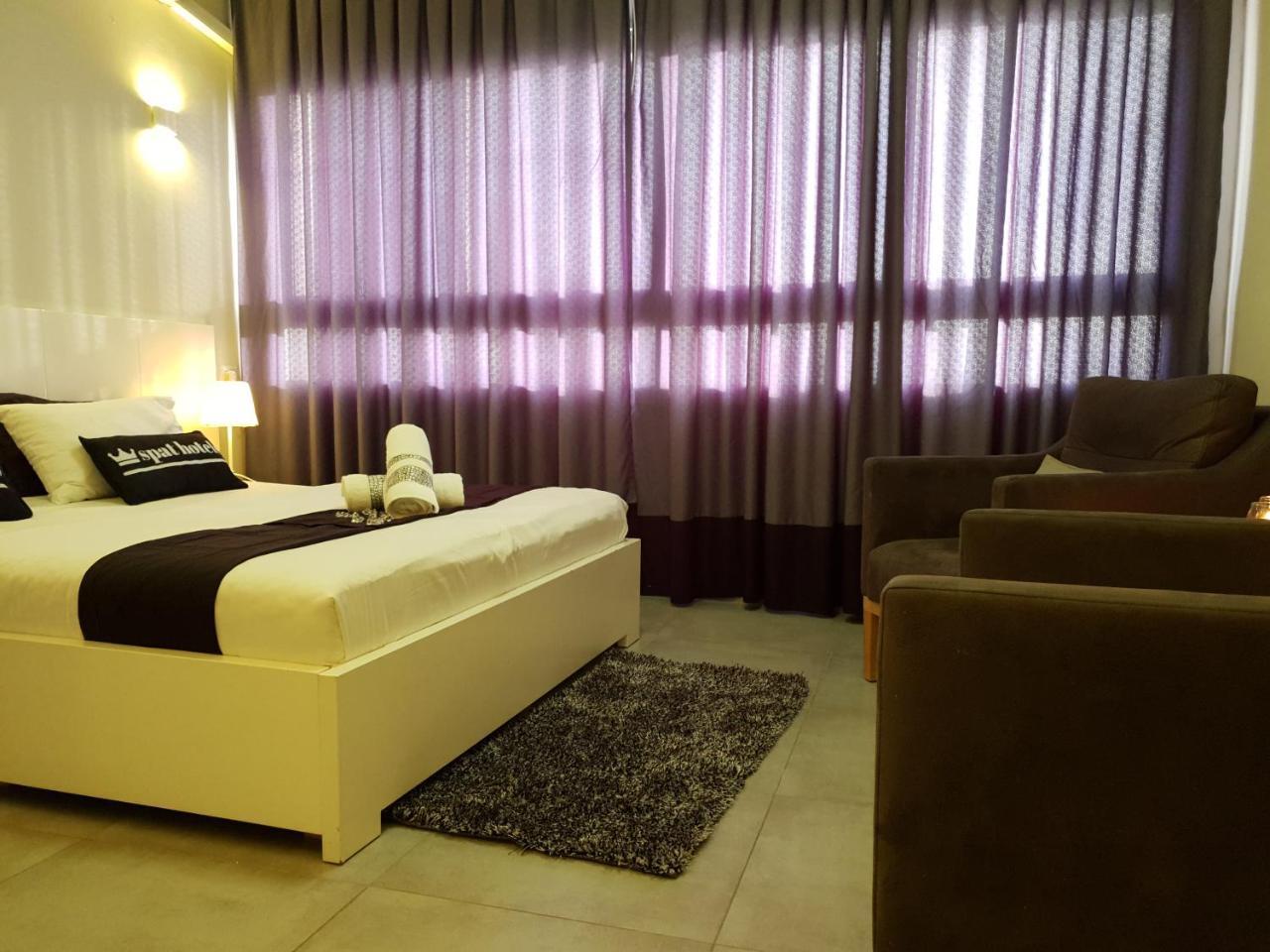 Spat Hotel Ashdod Bagian luar foto