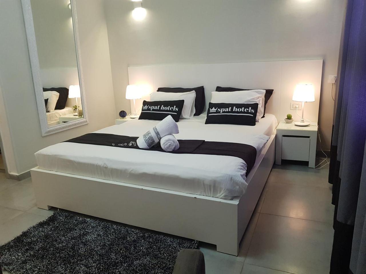 Spat Hotel Ashdod Bagian luar foto