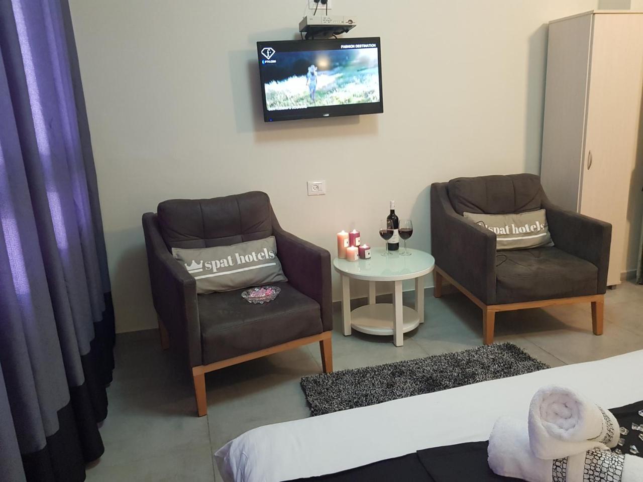 Spat Hotel Ashdod Bagian luar foto